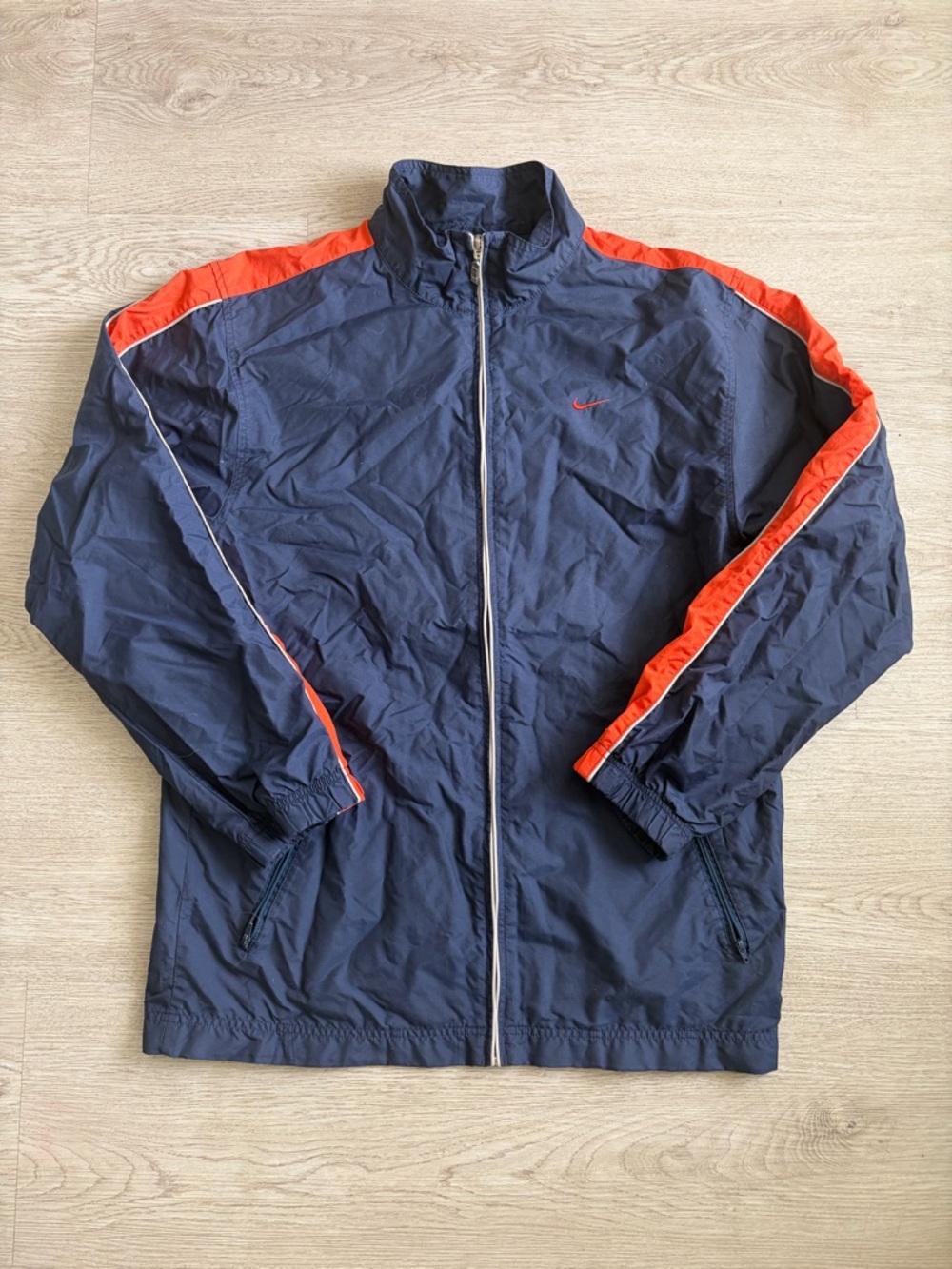 Nike Men’s Navy Windbreaker with Red Stripes
